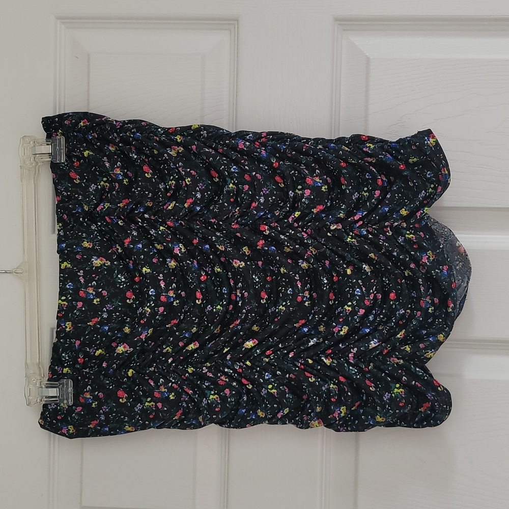 Abound Black and flowery stretch skirt
